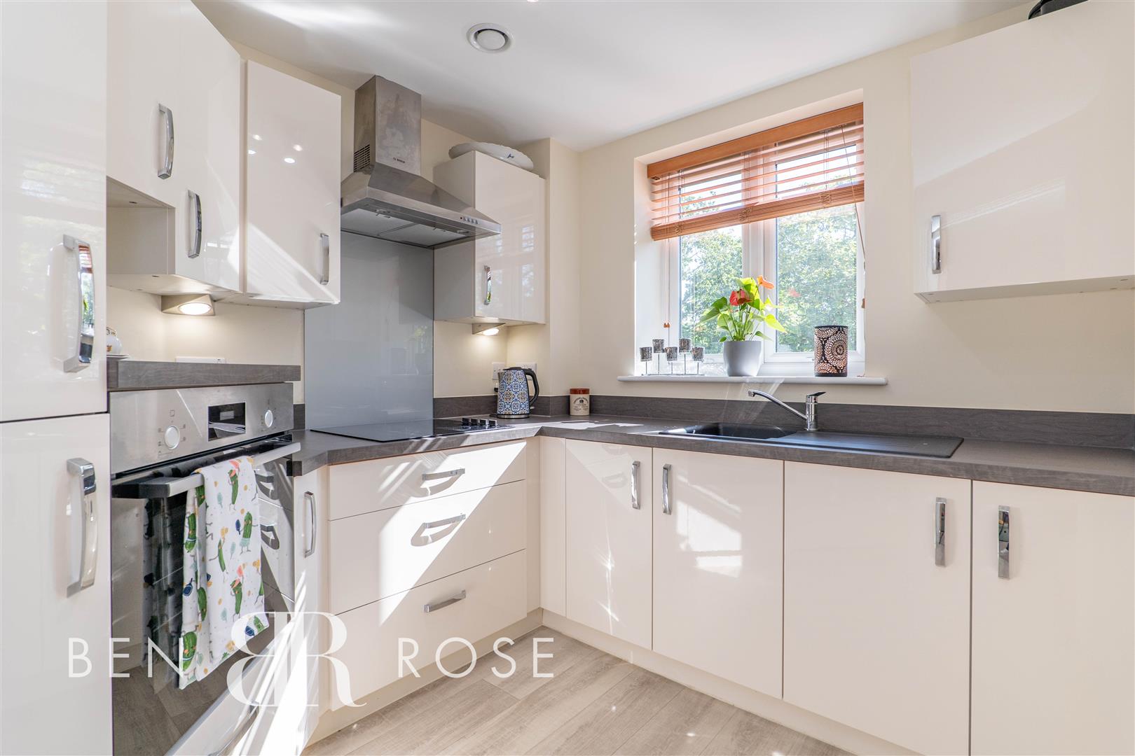 2 bed property in Preston Road, Chorley